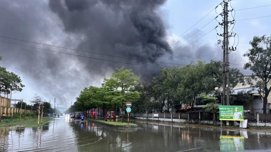 Cháy công ty thiết bị thẩm mỹ trong KCN Đại Đồng - Hoàn Sơn ở Bắc Ninh